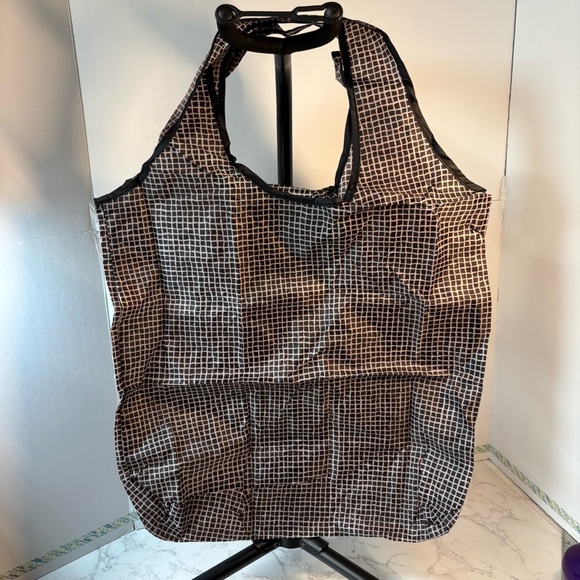 IKEA Knalla Foldable Pocket Shopping Bag Black White 203.304.91, NWT - Picture 2 of 2